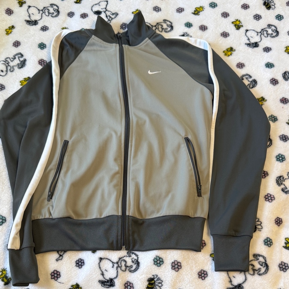 Nike Men's Black and Gray Windbreaker